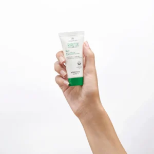 Envase de 30 ml en tubo del gel facial Biretix Duo de Cantabria Labs, tratamiento queratolítico y purificante para pieles acneicas.