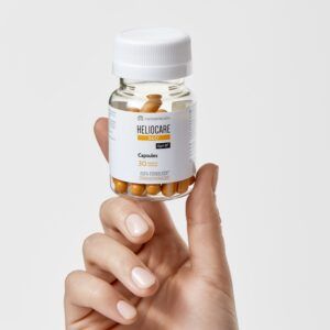 Caja de Heliocare 360º Cápsulas de Cantabria Labs para fotoprotección oral y reparación del daño solar.