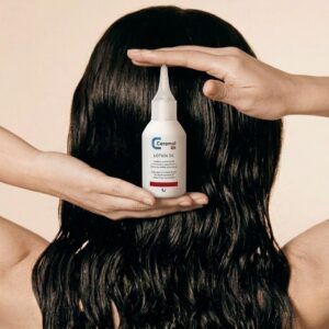 Envase de 50 ml con aplicador de precisión de la Loción DS de Miriam Pérez, fluido ligero capilar y facial antidescamación.