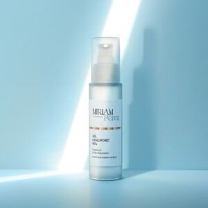 Envase de 50 ml del Gel Hyaluronic 40 de Miriam Pérez, textura gel fluida transparente e hiper-hidratante.