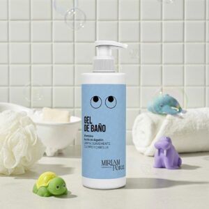 Envase de 400 ml con dosificador del Gel de Baño Infantil de Alantoína y Algodón de Miriam Pérez, jabón líquido pediátrico ultra-suave.