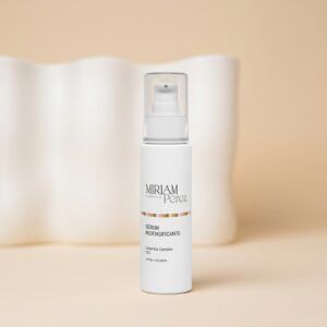 Envase de 50 ml del Serum Redensificante de Miriam Pérez, tratamiento concentrado voluminizador facial.