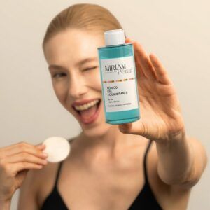 Envase de 200 ml del Tónico Gel Equilibrante de Miriam Pérez, textura fluida para el cuidado facial.
