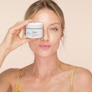 Envase de 50 ml de la Crema Reafirmante Lifting de Miriam Pérez, tratamiento para la firmeza facial