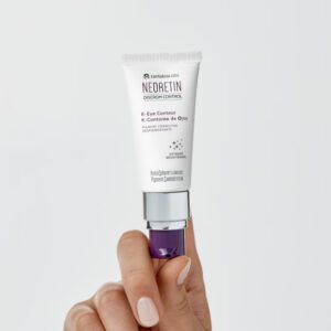 Envase de Neoretin Discrom Control K-Contorno de ojos de Cantabria Labs, tratamiento despigmentante para la mirada