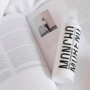 Envase del spray acondicionador sin aclarado Bond, J'aime Bond de Moncho Moreno para reparación profunda