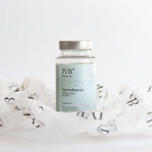 Bote de FemmeBalance de IVB Wellness, suplemento para el equilibrio hormonal femenino