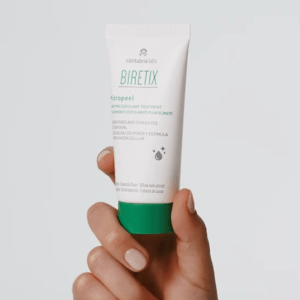 Envase de Biretix Micropeel, tratamiento exfoliante purificante para pieles con tendencia acneica