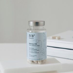 Bote de Memory On de IVB Wellness, suplemento para la memoria y la salud cognitiva.