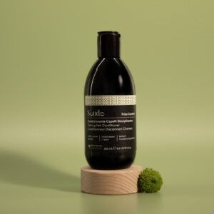Envase de Acondicionador Disciplinante Frizz Control de Sendo Concept, suavizante para cabello rebelde