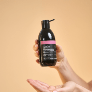 Envase de Champú Revitalizador de Rizos Sendo Concept, limpieza delicada para cabellos rizados y ondulados.