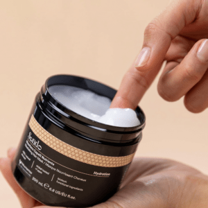 Bote de Mascarilla Hydration de Sendo Concept, tratamiento hidratante para cabello seco.