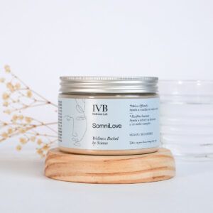 Bote de SomniLove de IVB Wellness Labs, suplemento para el descanso nocturno.