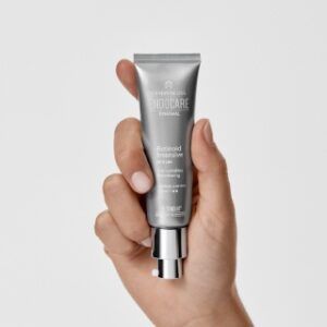 Sérum intensivo Endocare Renewal Glycoperfect con Ácido Glicólico y Niacinamida.