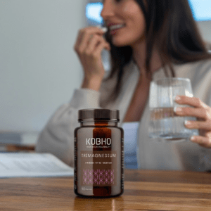 Envase de Tri-Magnesium de Kobho Labs, suplemento de magnesio de alta biodisponibilidad.